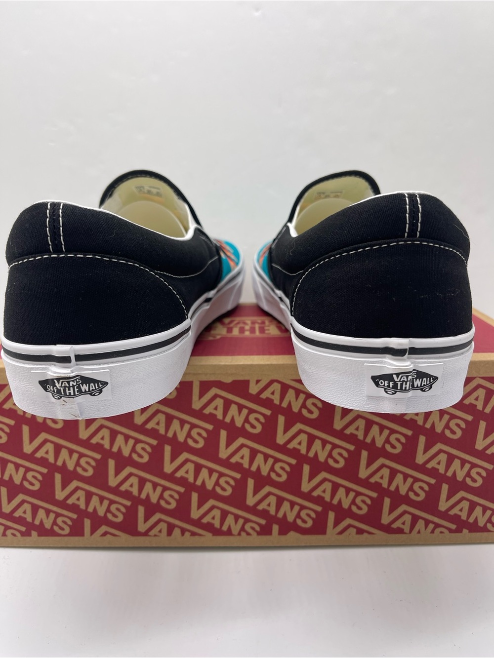 Vans Men’s Classic Slip-On Desert Vibes Teal Blue/True White
Sneakers Aztec - Picture 12 of 16